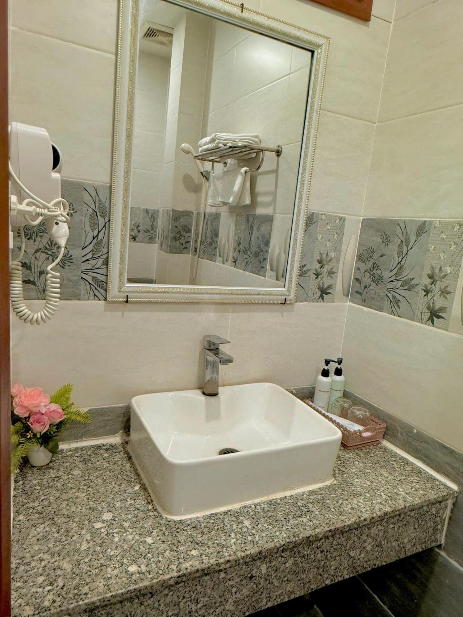 Phi Long Hotel Tuy Hòa Kültér fotó