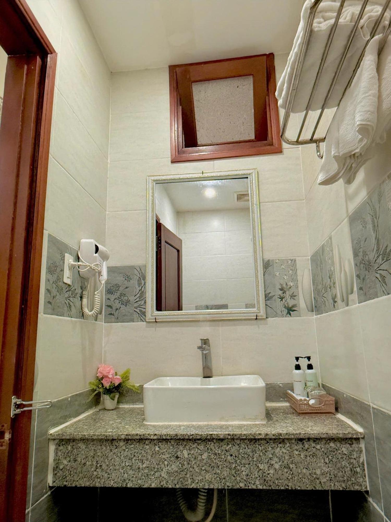 Phi Long Hotel Tuy Hòa Kültér fotó